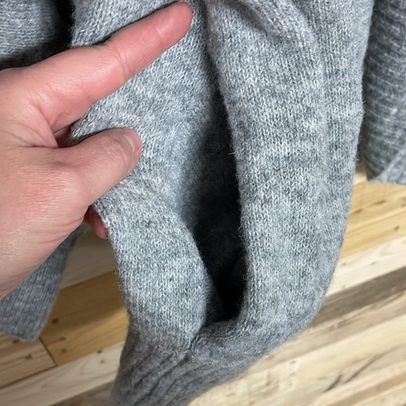 Nine West size small gray cocoon cardigan sweater with pockets - Picture 4 of 8